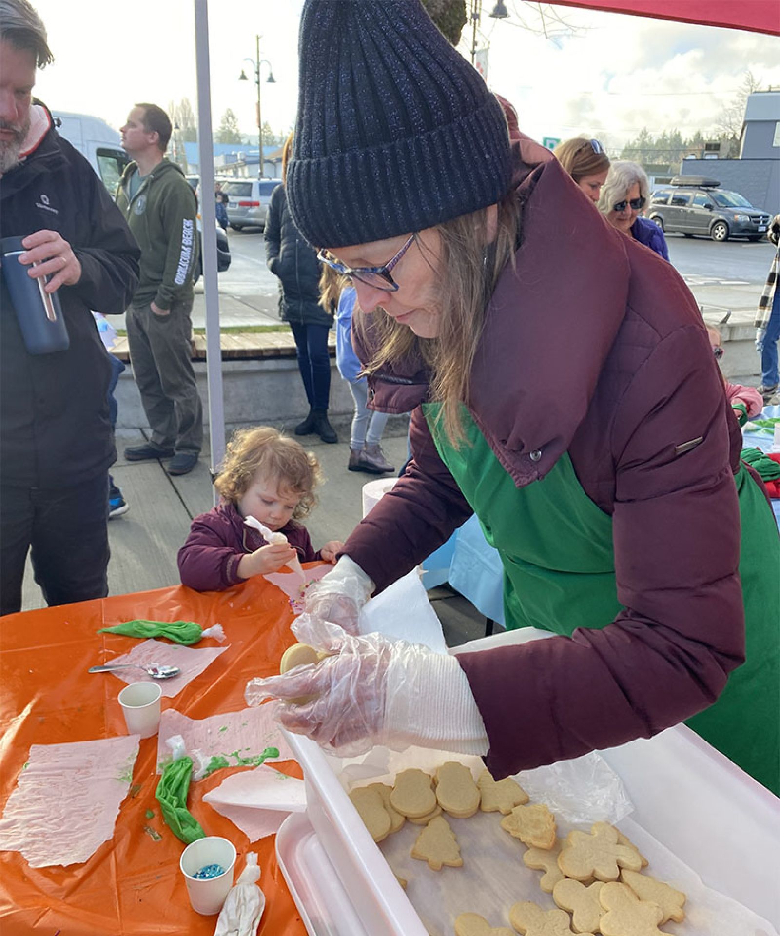 Parksville Downtown volunteer helping with food Volunteer for Parksville Downtown